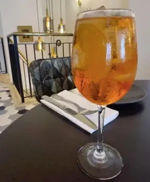 Cocktail et Vins chez Altamaro Restaurant et bar à Paris