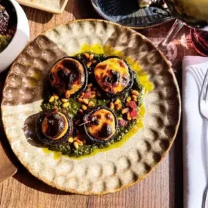 Champignion de Saragosse au restaurant méditerranéen à Paris 17